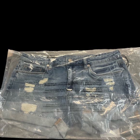 COPY - Blank NYC " The Fulton" Distressed Roll Up Shorts. Size 27 NWT. - Picture 6 of 7